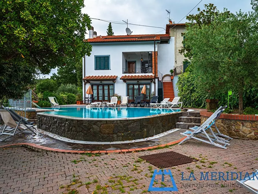 Immagine 34 di Villa in vendita  a Lamporecchio