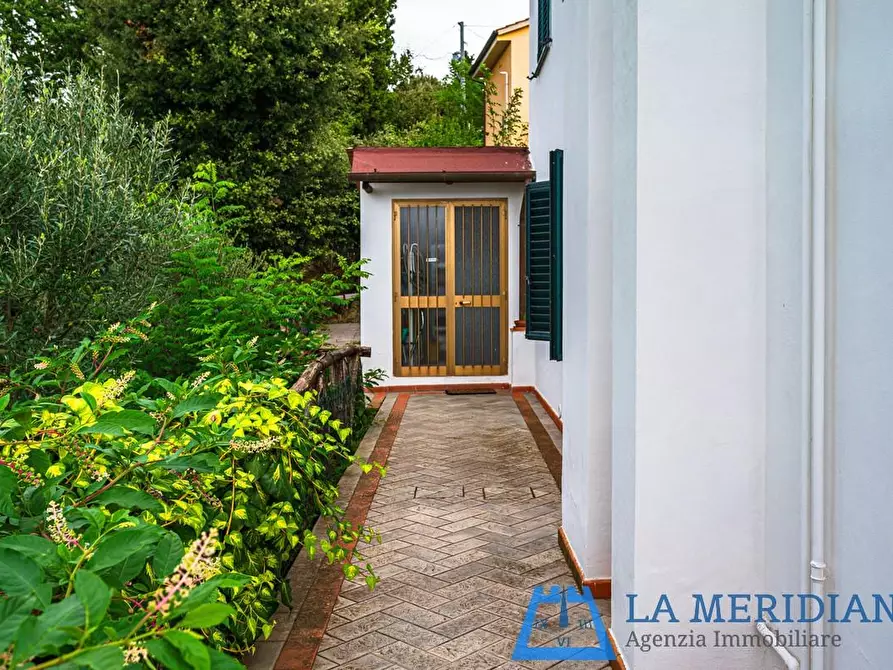 Immagine 25 di Villa in vendita  a Lamporecchio