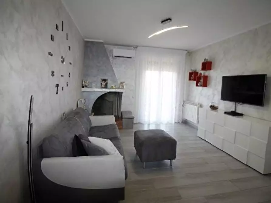 Immagine 5 di Appartamento in vendita  a Colle Di Val D'elsa