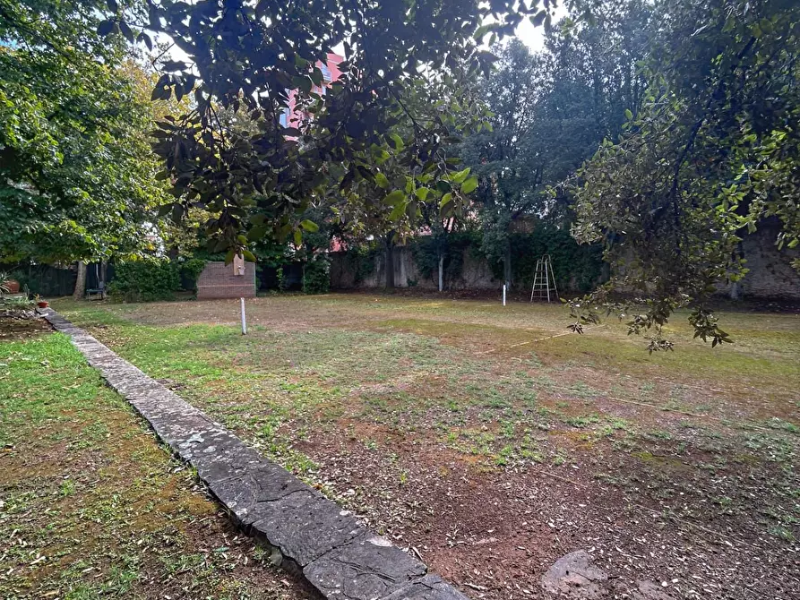 Immagine 37 di Appartamento in vendita  a Livorno