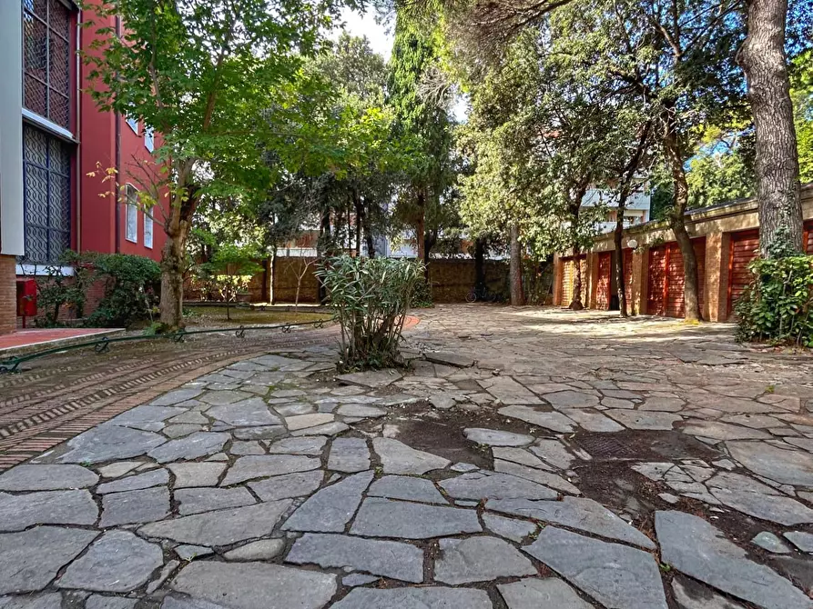 Immagine 18 di Appartamento in vendita  a Livorno