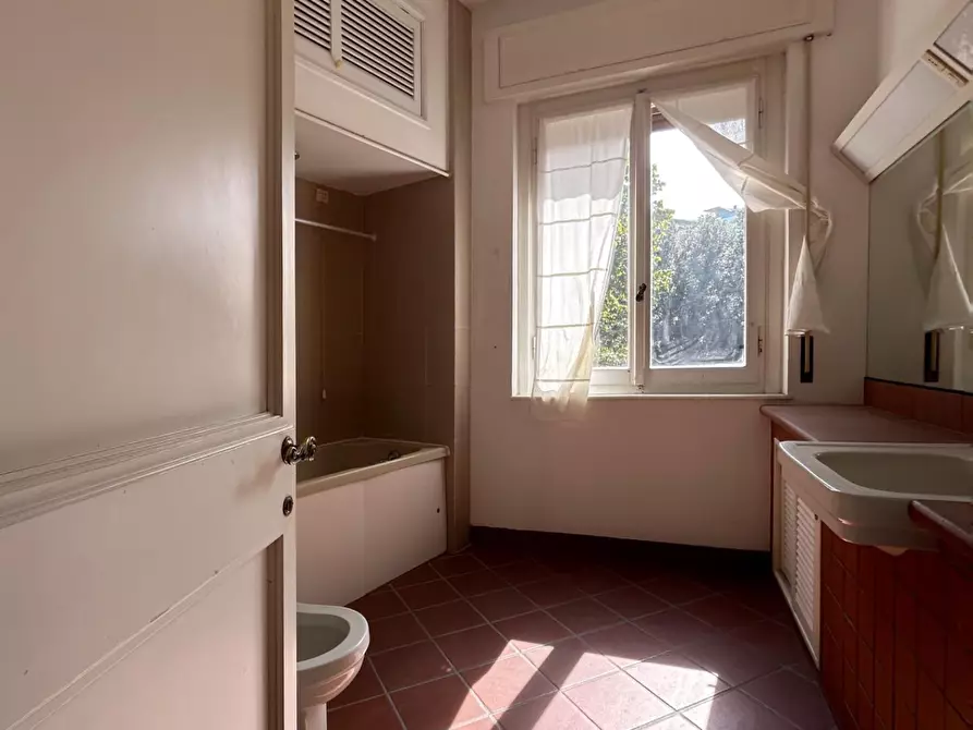 Immagine 31 di Appartamento in vendita  a Livorno