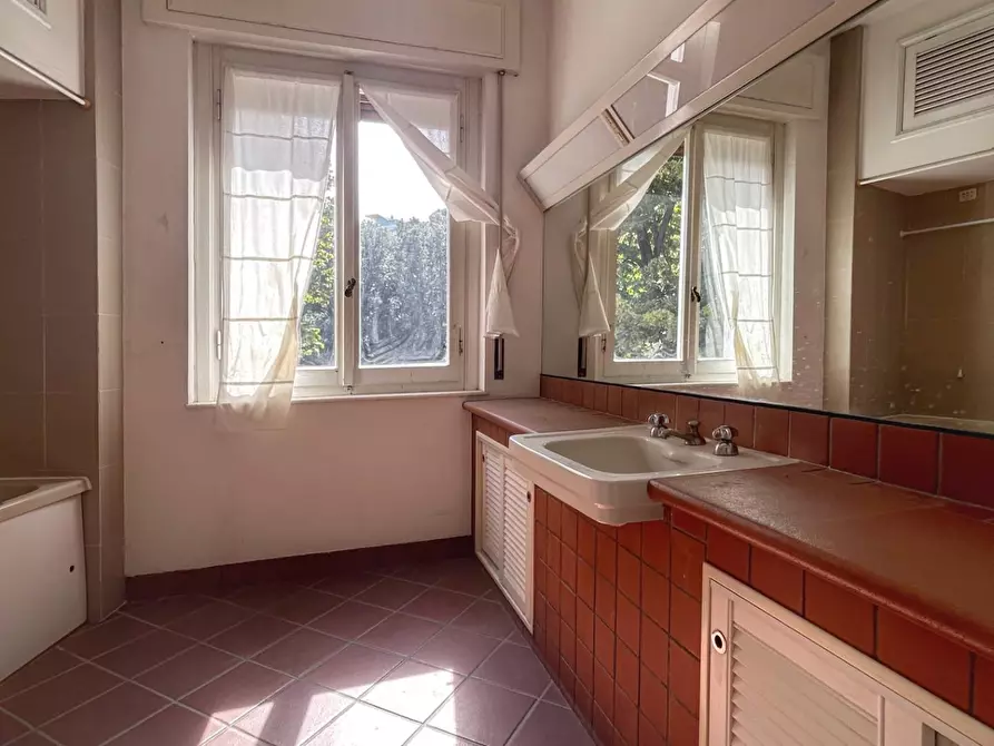 Immagine 32 di Appartamento in vendita  a Livorno