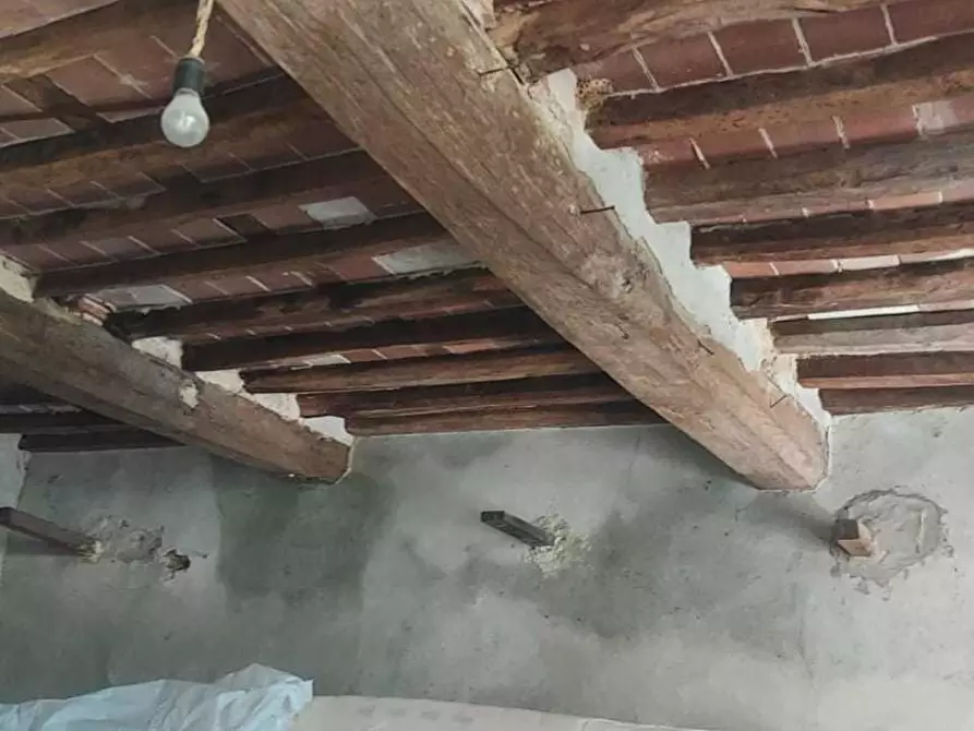 Immagine 1 di Casa semindipendente in vendita  a Carrara