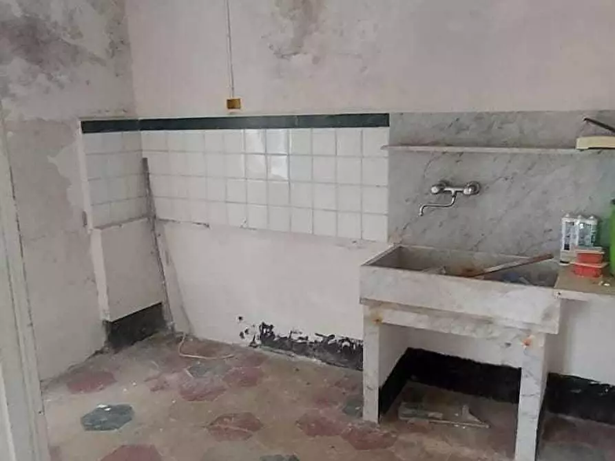 Immagine 2 di Casa semindipendente in vendita  a Carrara