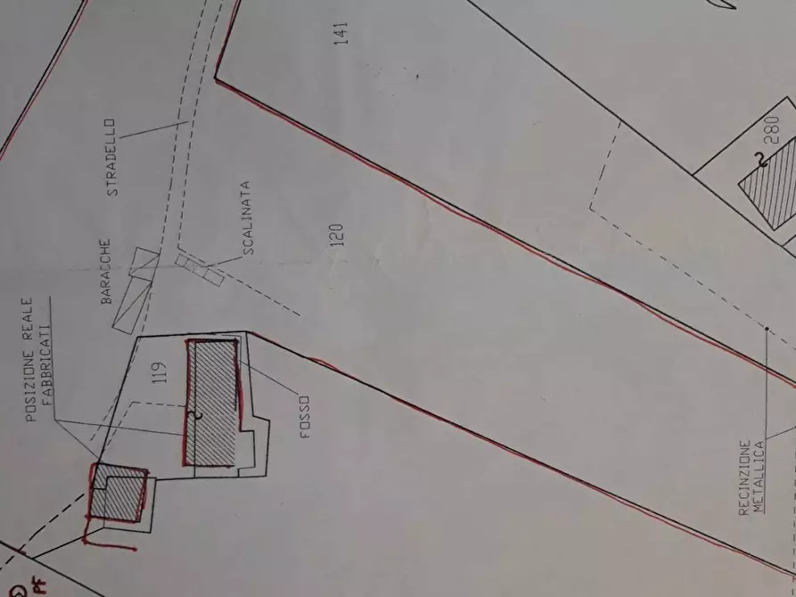 Immagine 11 di Casa semindipendente in vendita  a Carrara