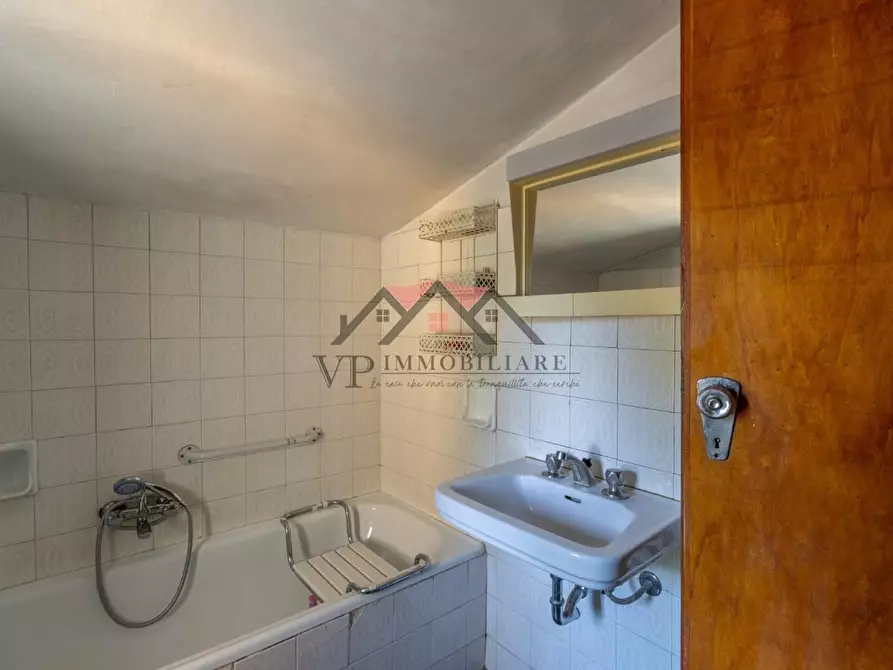 Immagine 32 di Casa colonica in vendita  a Pomarance