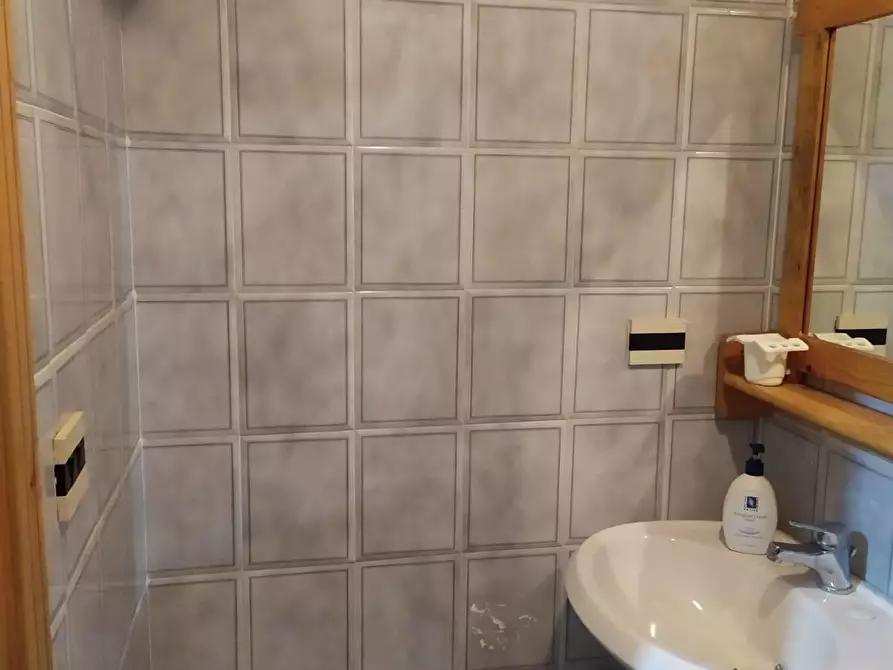 Immagine 10 di Appartamento in vendita  a Cotronei