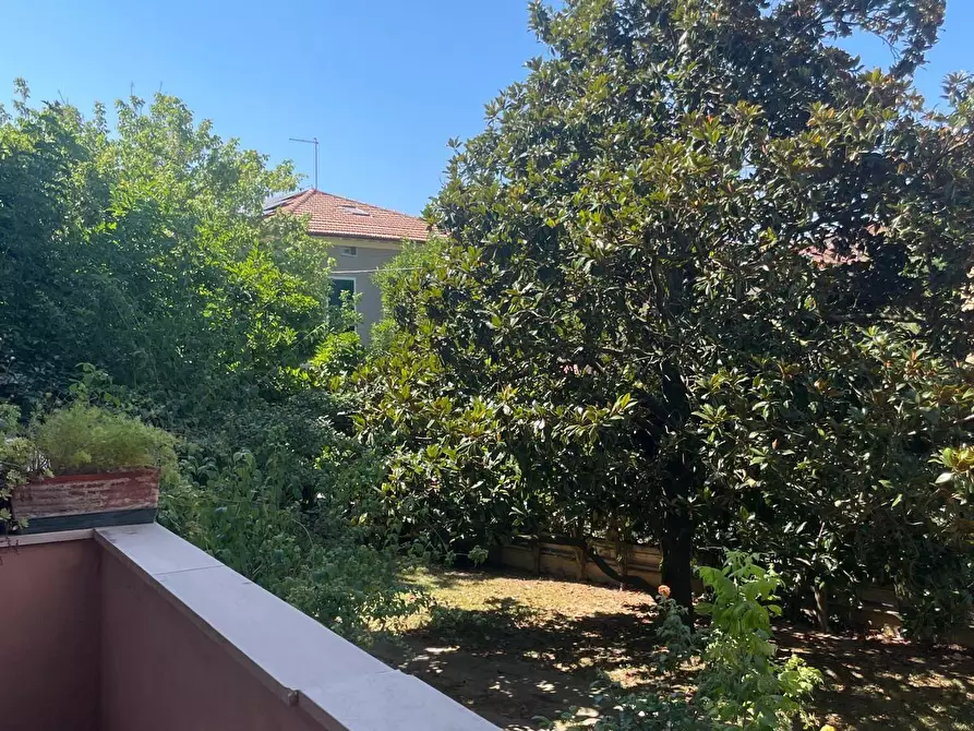 Immagine 13 di Appartamento in vendita  a Pisa