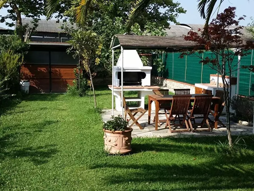 Immagine 21 di Terratetto in vendita  a Castelnuovo Magra