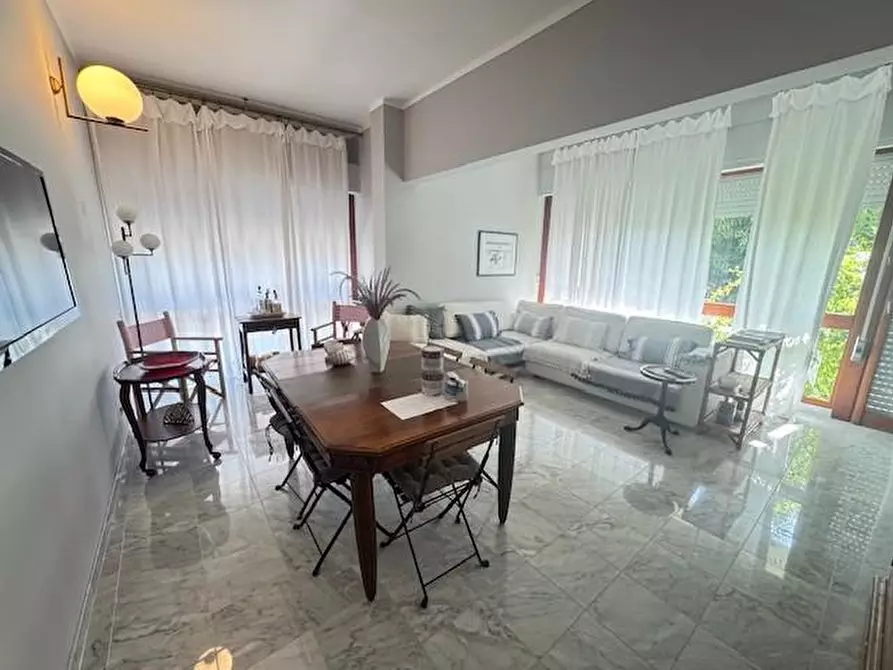 Immagine 1 di Appartamento in vendita  a Forte Dei Marmi