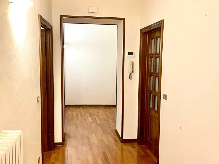 Immagine 8 di Appartamento in vendita  a Siena