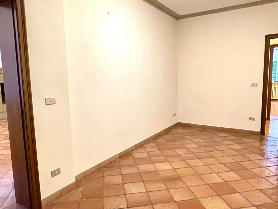 Immagine 23 di Appartamento in vendita  a Siena