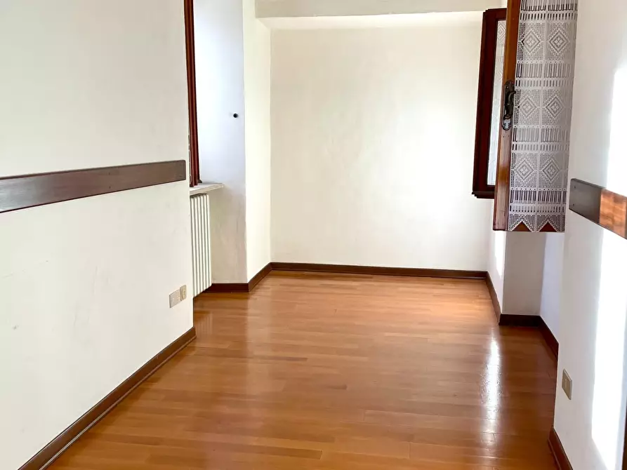 Immagine 9 di Appartamento in vendita  a Siena