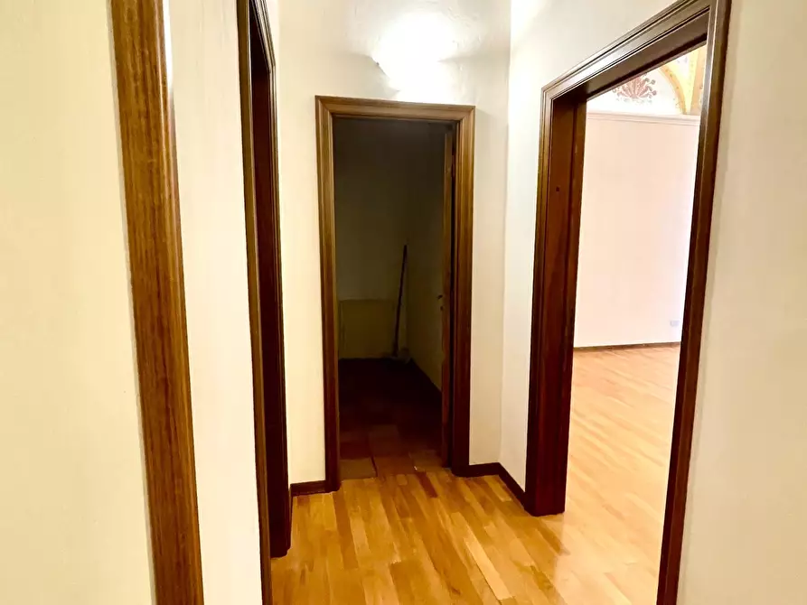 Immagine 6 di Appartamento in vendita  a Siena