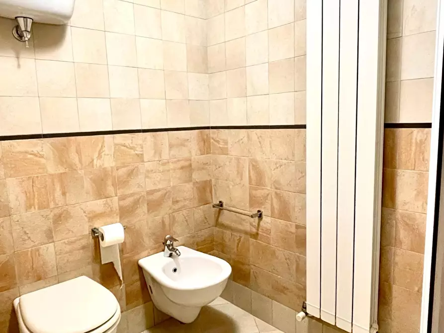 Immagine 21 di Appartamento in vendita  a Siena