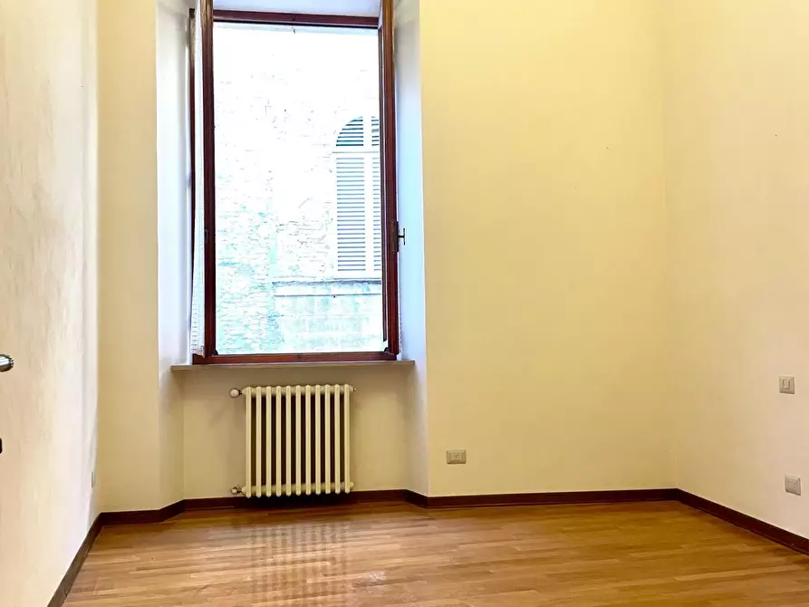 Immagine 10 di Appartamento in vendita  a Siena