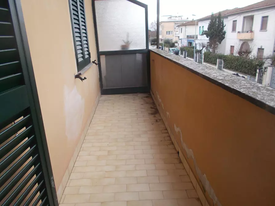 Immagine 2 di Appartamento in affitto  a Pontedera