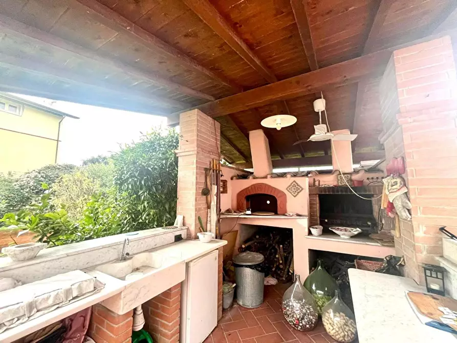 Immagine 21 di Casa indipendente in vendita  a Carrara