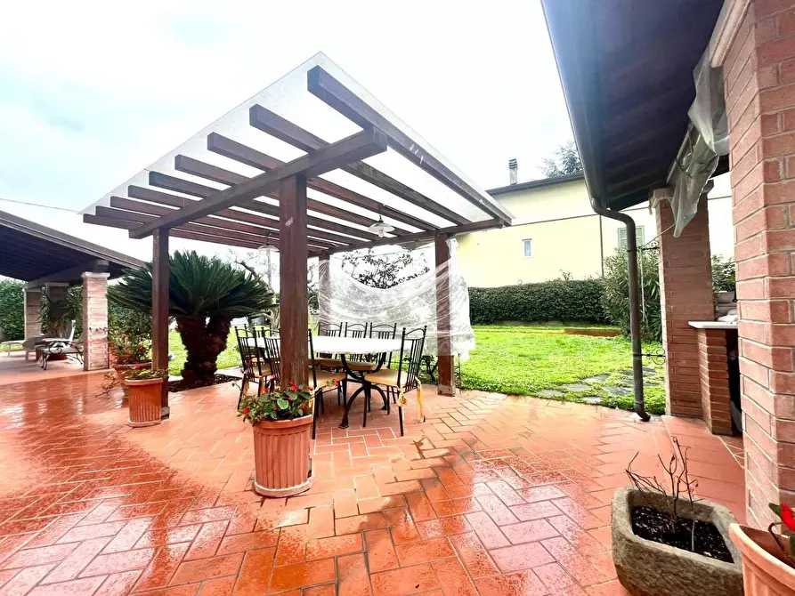 Immagine 1 di Casa indipendente in vendita  a Carrara