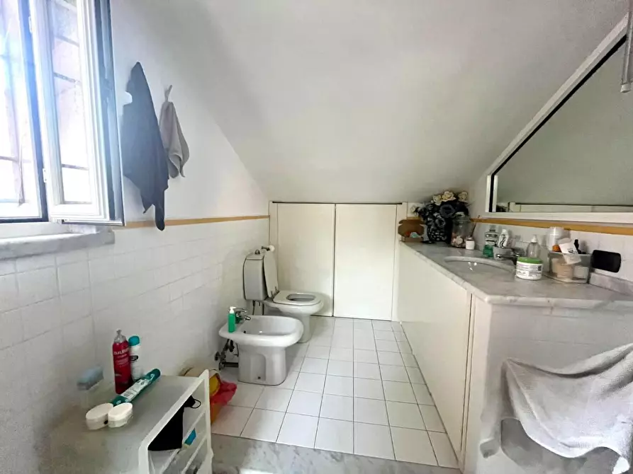 Immagine 10 di Casa indipendente in vendita  a Carrara