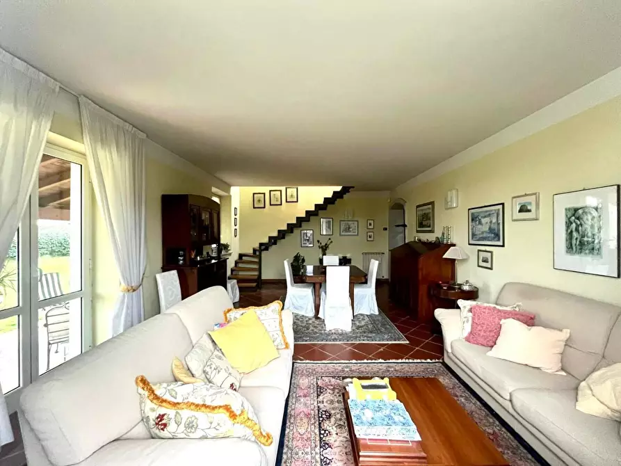 Immagine 4 di Casa indipendente in vendita  a Carrara