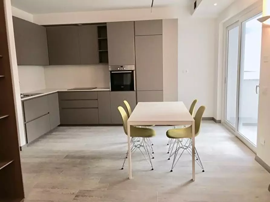 Immagine 4 di Appartamento in vendita  a Massa