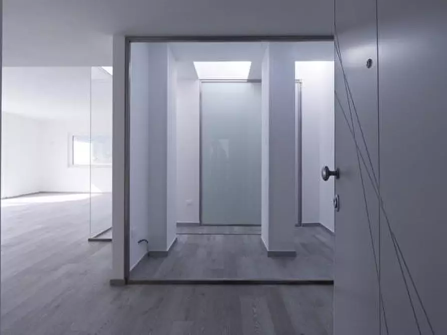 Immagine 6 di Appartamento in vendita  a Massa