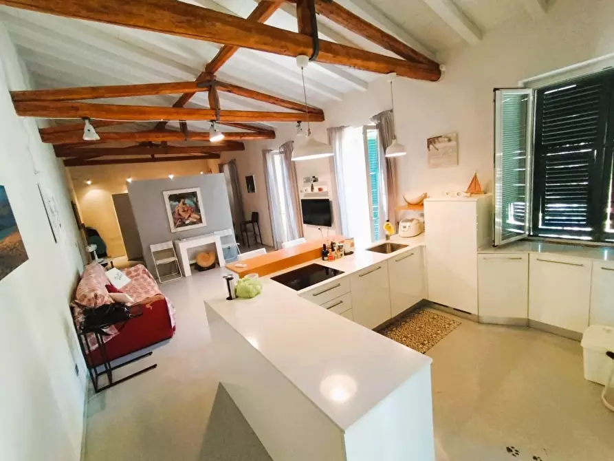 Immagine 1 di Loft/Open space in vendita  a Ameglia