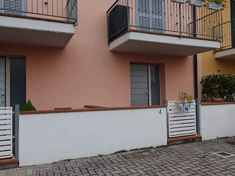 Immagine 1 di Villetta a schiera in vendita  a Altopascio