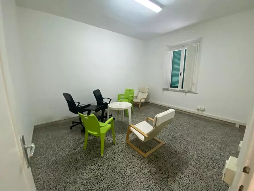 Immagine 5 di Ufficio in affitto  a Pontedera