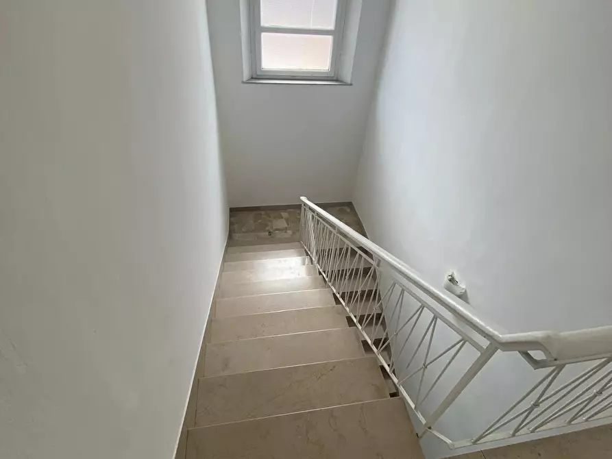 Immagine 3 di Ufficio in affitto  a Pontedera