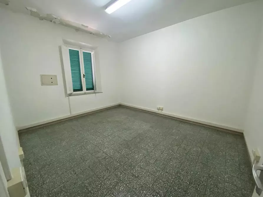 Immagine 4 di Ufficio in affitto  a Pontedera