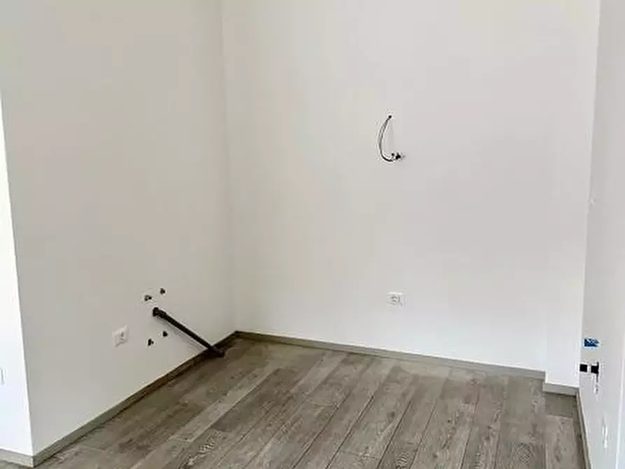 Immagine 10 di Appartamento in vendita  a Massa