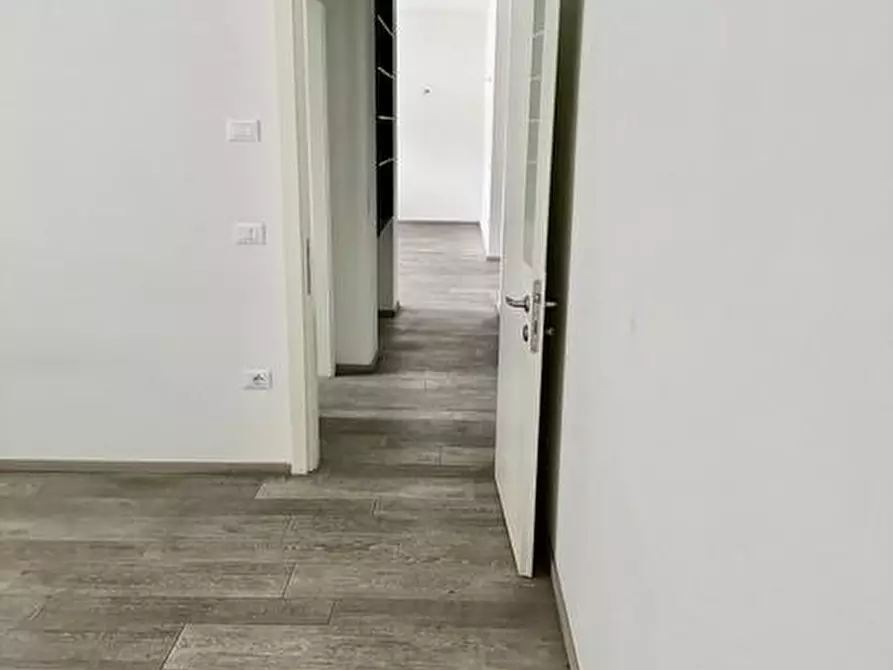 Immagine 17 di Appartamento in vendita  a Massa