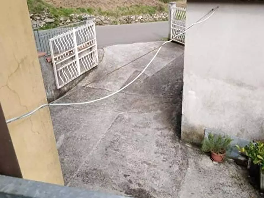 Immagine 2 di Casa bifamiliare in vendita  a Fivizzano