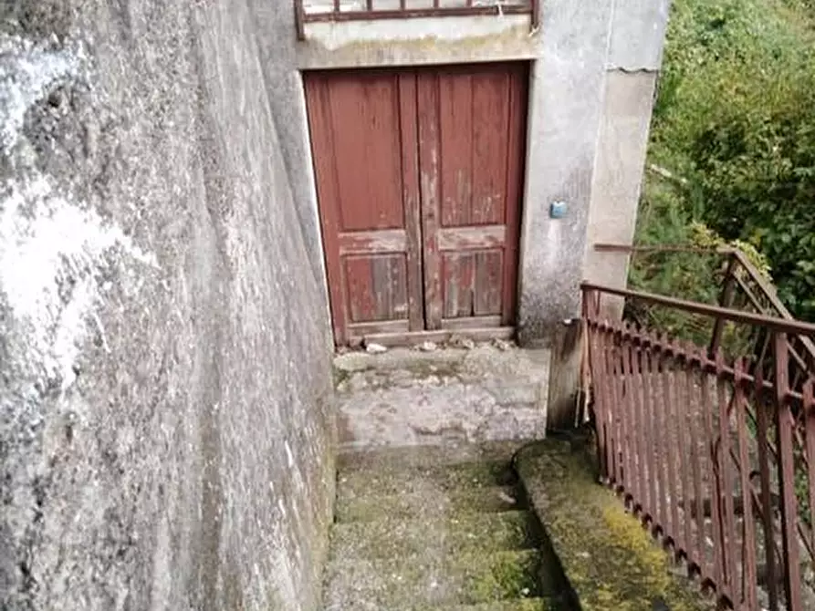 Immagine 7 di Casa bifamiliare in vendita  a Fivizzano