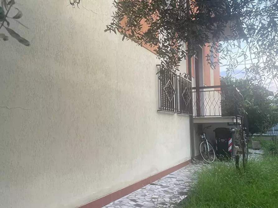 Immagine 6 di Casa indipendente in vendita  a Carrara