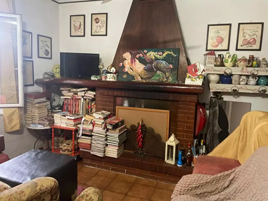 Immagine 3 di Villa in vendita  a Carrara