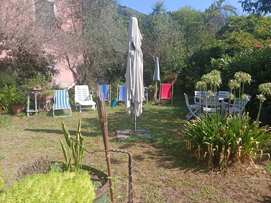 Immagine 14 di Villa in vendita  a Carrara