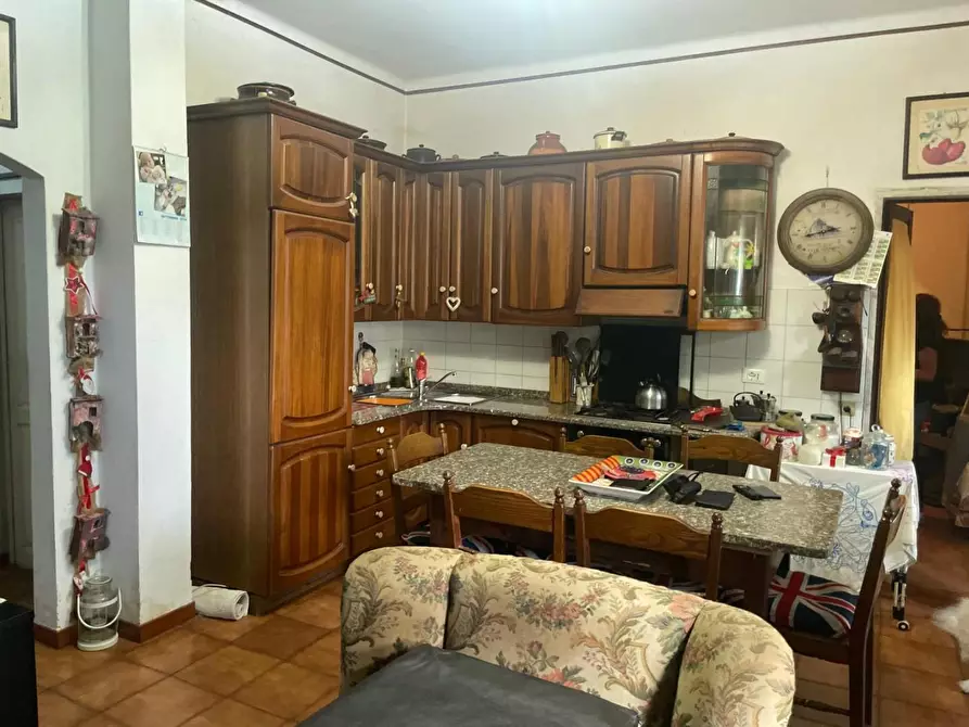 Immagine 7 di Villa in vendita  a Carrara