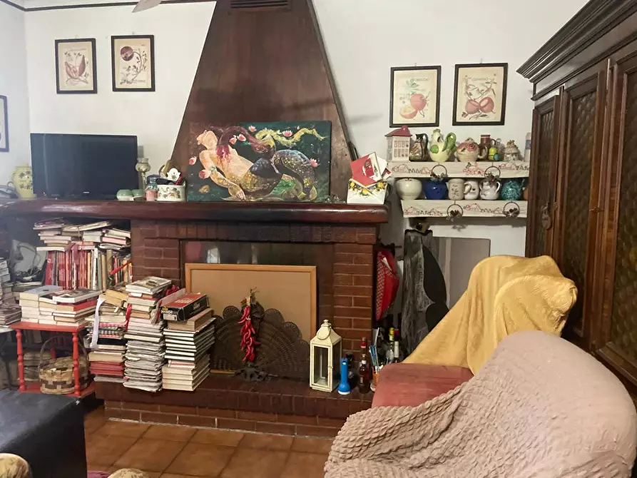 Immagine 6 di Villa in vendita  a Carrara