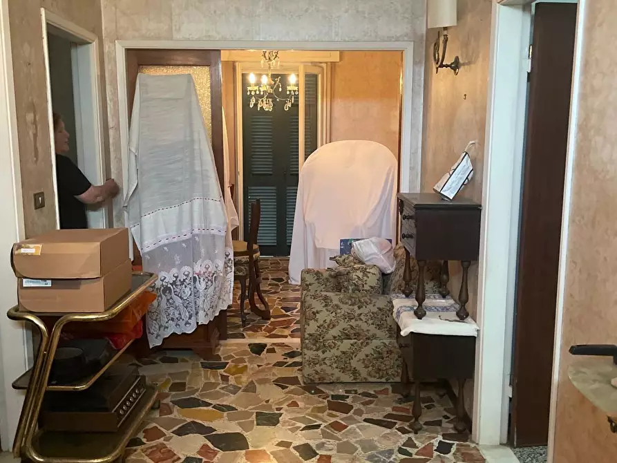 Immagine 25 di Villa in vendita  a Carrara