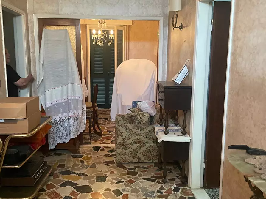 Immagine 24 di Villa in vendita  a Carrara