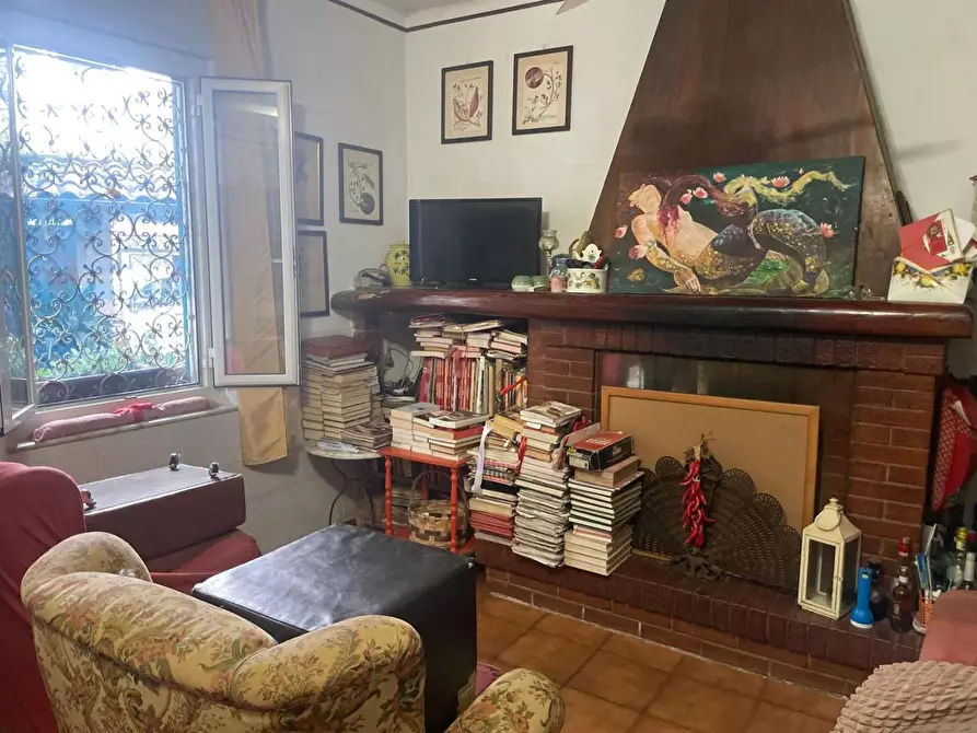 Immagine 15 di Villa in vendita  a Carrara