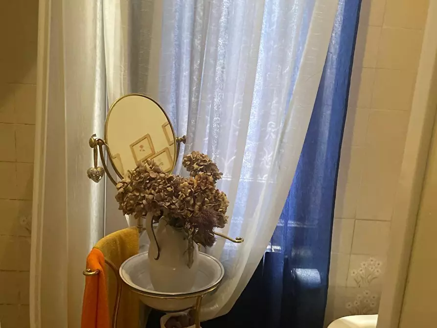 Immagine 17 di Villa in vendita  a Carrara