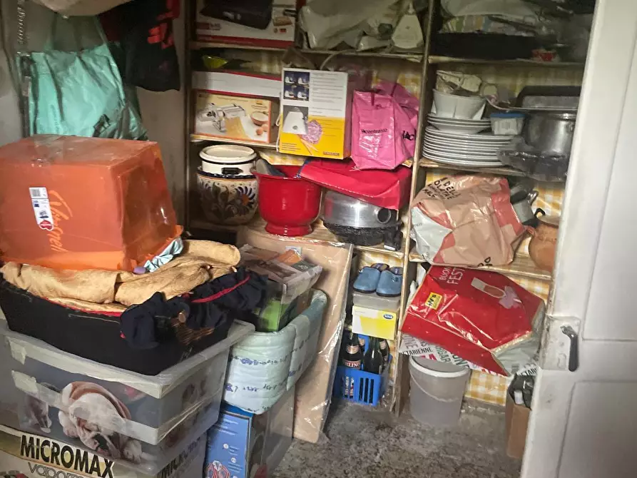 Immagine 23 di Villa in vendita  a Carrara