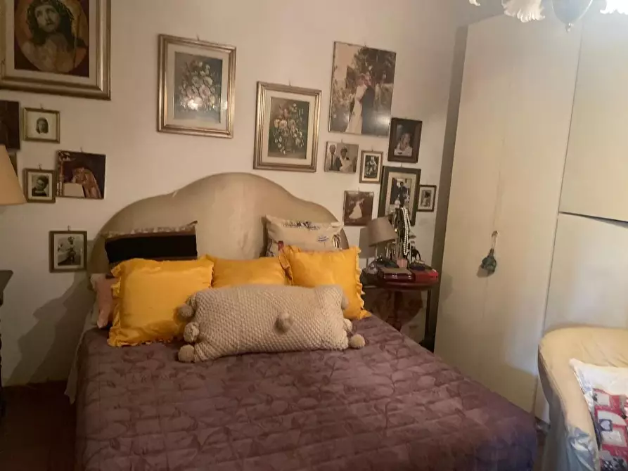 Immagine 2 di Villa in vendita  a Carrara