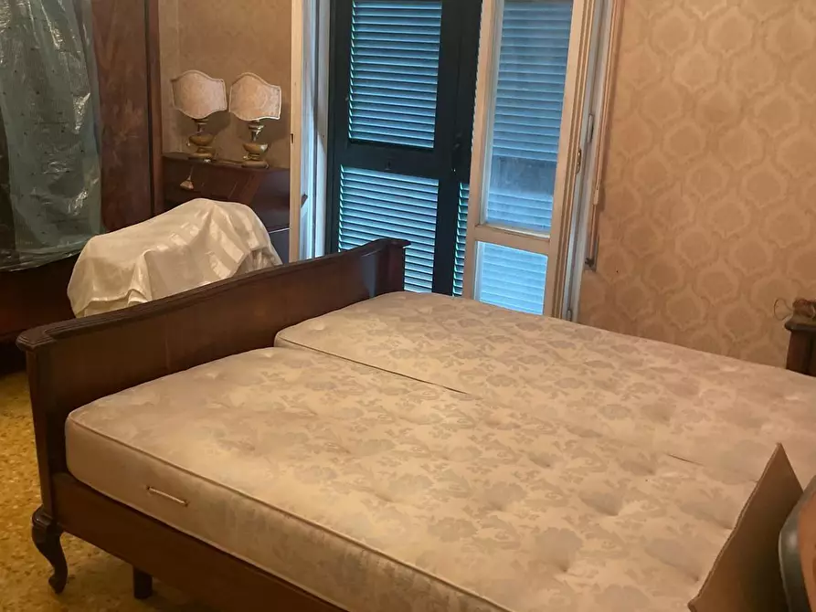 Immagine 22 di Villa in vendita  a Carrara