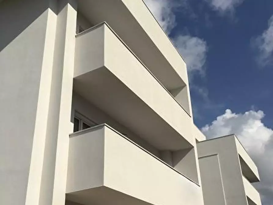 Immagine 3 di Appartamento in vendita  a Massa